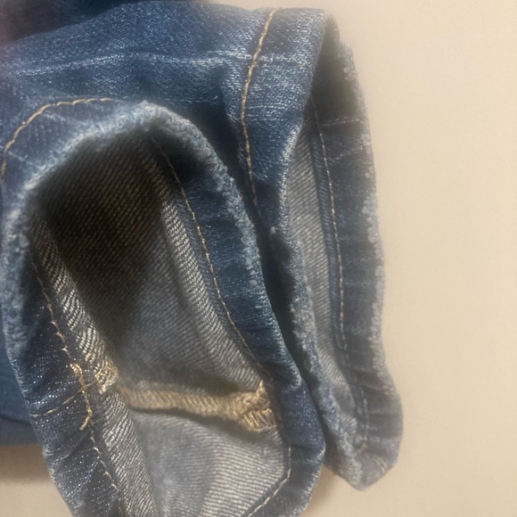 Fox Distressed Denim Boyfriend Jeans - Picture 7 of 11